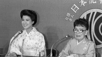 父はしつけに厳しいのに賭け事で逮捕された…宇野千代が自伝を書いて気づいた｢父親とのぎょっとする共通点｣