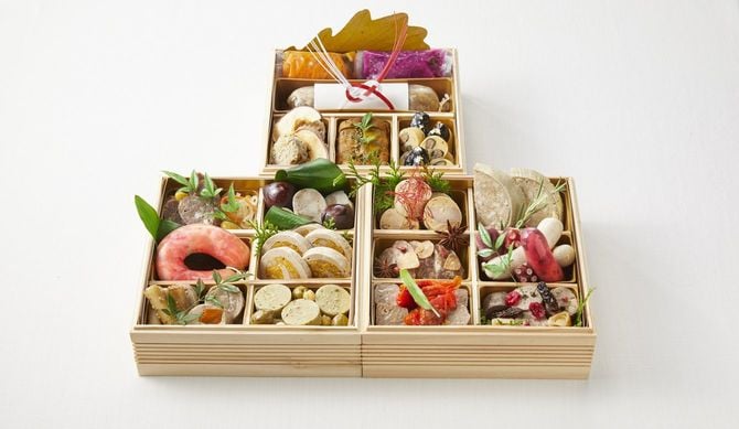 ソーセージ尽くしのお重(プレスリリースより)