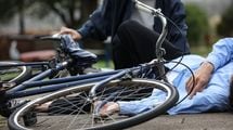 自転車事故で始まる｢慰謝料地獄のリアル｣をご存じか…無保険で歩行者をはねた25歳男性の"末路"