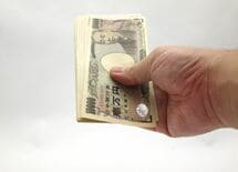 介護せず親の年金を使い込む中年息子の身勝手