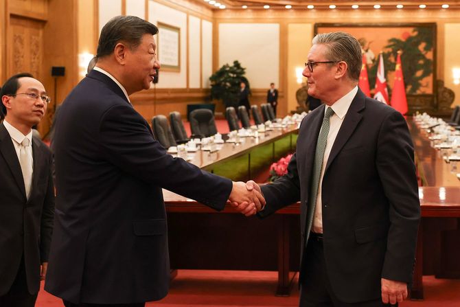 2026年1月29日、英国のキア・スターマー首相が、中国・北京の人民大会堂で習近平国家主席兼中国共産党総書記と二国間会談を行った