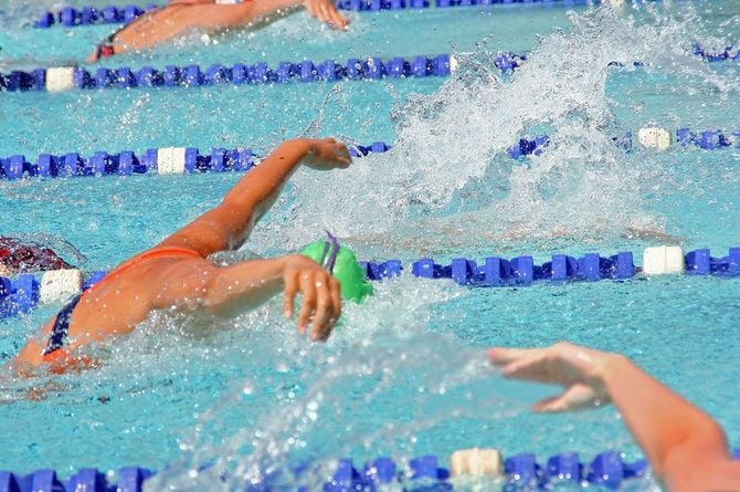 水泳のバタフライレース