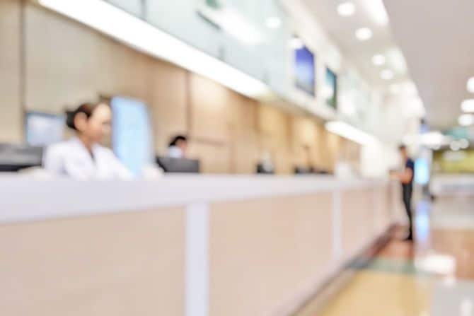 病院の受付窓口