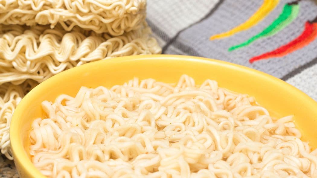 ｢洗面器で大量の即席メンを食べた｣｢自分の局部を撮影｣…欲求に歯止めがきかない老父に50代娘が感謝したワケ 両親の貯金1000万円は10年超の介護のために枯渇