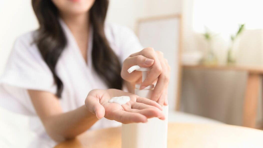 化粧水を買うときは容器の裏側を見たほうがいい…専門家が｢1000倍の水分を抱え込む｣と話す保湿成分の名前