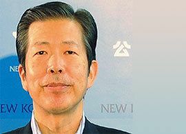 公明党代表 山口那津男　－「踏まれても蹴られても」ついていく理由