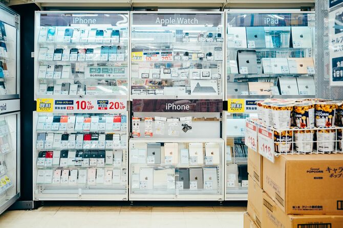 ゲオ店舗の商品棚