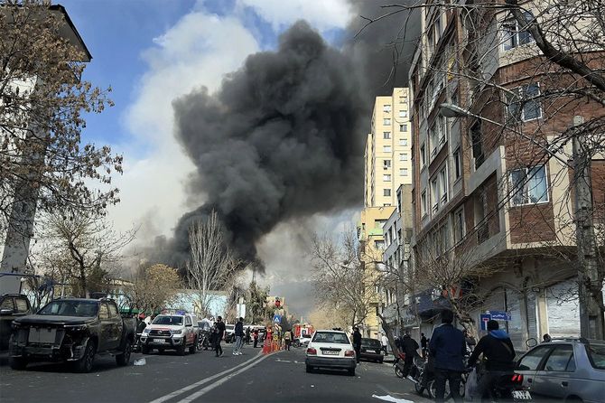 米イスラエルによる空爆3日目のイラン・テヘランの住民たち
