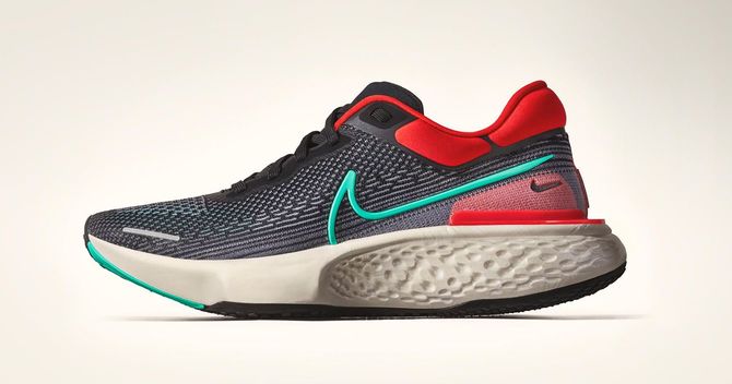 ズーム X インヴィンシブル