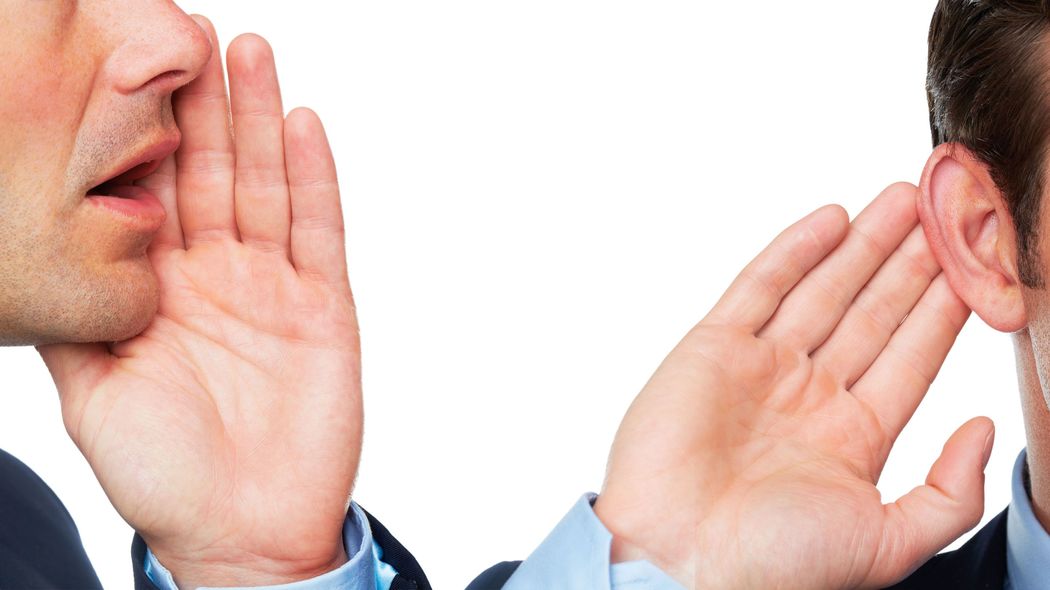 相手の耳が確実にダンボになる話し始めの最強のささやき…｢ここだけの話｣｢実はね｣ともうひとつは? 30年たっても人の脳裏に残る"雑談"をする方法