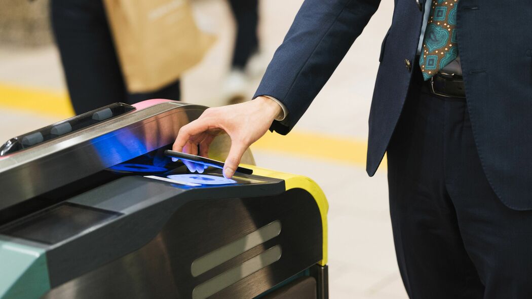 同じ才能と経験なのに｢成果が出せる人､出せない人｣の違いはこれ…自信がわいてくる“自動改札の通り方” ｢自分はダメダメ会社員｣と思うと本当にダメダメになる