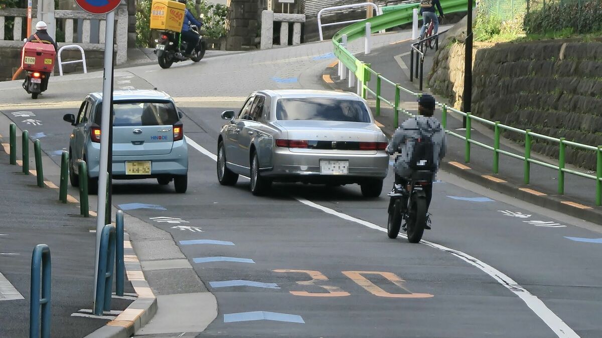 ペダルを回さず猛スピードで走り去る...危険すぎる「電ジャラス自転車」を、なぜ警察は野放しにするのか