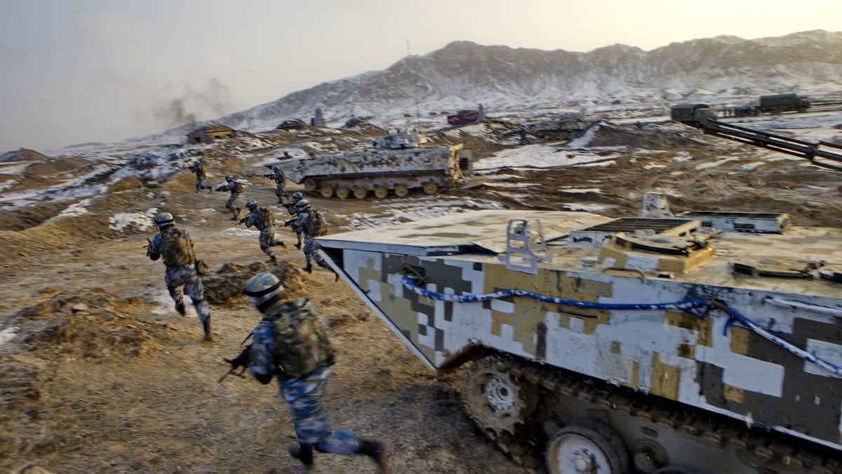 敵国を先制攻撃する｢中国版海兵隊｣､急速に進化するその実力 ロイター