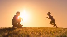 ｢自分はダメ人間だ｣と思ってほしくない…発達障害の息子に父が毎日している"自己肯定感を上げる声かけ"