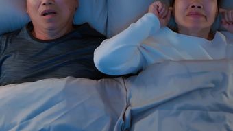 薬でも装置でもない…1日20分演奏するだけで睡眠時のいびき･無呼吸の重症度を半減させた"管楽器の名前"