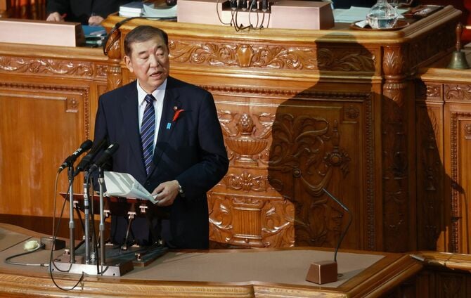 国会／答弁する石破首相