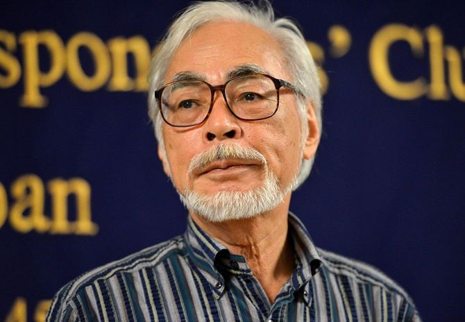 東京都内で報道陣の取材に応じる宮崎駿氏＝2015年7月13日