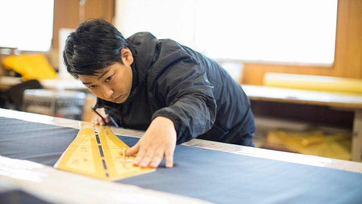 ｢家族ごと苦しめ｣｢叩かれて草｣マナー投稿で大炎上…10年で売上200倍のネクタイ工場が見たSNSの光と影 従業員12人の縫製工場社長はそれでも毎日投稿し続けた | PRESIDENT Online（プレジデントオンライン）