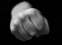 48歳暴力息子を追い出した78歳親の決断