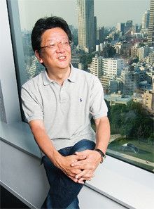 <strong>ヤフー社長 井上雅博</strong>●1957年、東京都生まれ。79年東京理科大学理学部卒。同年ソード電算機システム(後に東芝が買収)に入社。ソフトバンク総合研究所、ソフトバンクを経て、96年1月、ヤフーを設立。同年7月より現職。