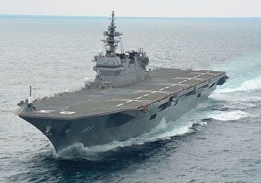 護衛艦いずも「攻撃型空母」誕生は本当か 戦後貫いてきたスタンスから