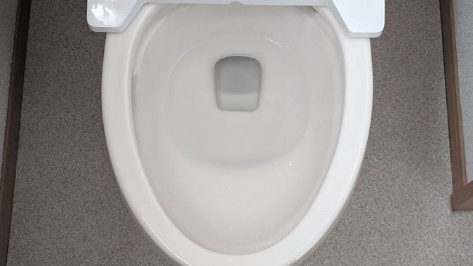 掃除をしないまま2週間経過後。水が溜まっているところは、そろそろ黒ずんでくるはずだが、キレイなまま。ぬめりのようなものもなかった