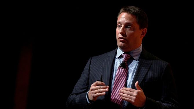 ニューヨークで講演する「マディ・ウォーターズ」の創始者、カーソン・ブロック氏