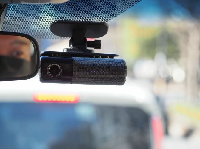 画面のないカーナビ「NP1」。ドラレコの機能もある