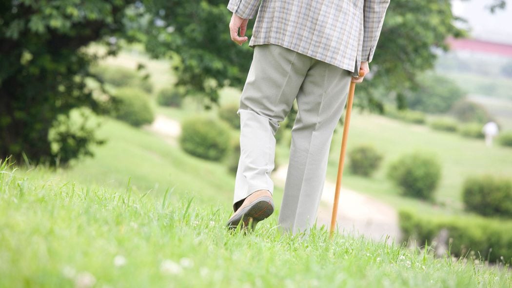 たった5日で脳卒中の男性が歩けるようになり､高齢者の視力･聴力が上がった…ハーバード大の驚きの実験 人は｢肉体の老い｣より｢年齢を自覚する｣と老いる