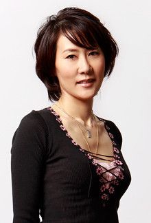 なんの後腐れもなく別れられる関係は「知人」です<br><strong>作家 赤坂真理</strong>●1964年、東京都生まれ。著書に『ヴァイブレータ』『モテたい理由』など。趣味はバイクでトコトコ走る。愛読誌は武道・武術誌「月刊秘伝」。