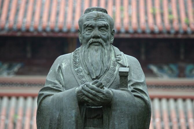 中国・蘇州の孔子寺の孔子像