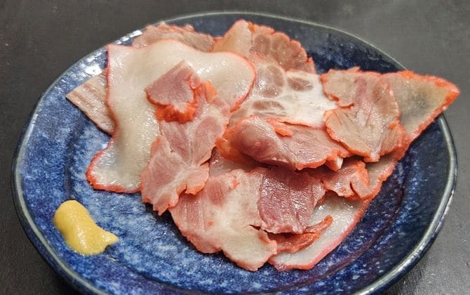 甘みと旨味がたっぷり味わえるクジラベーコン