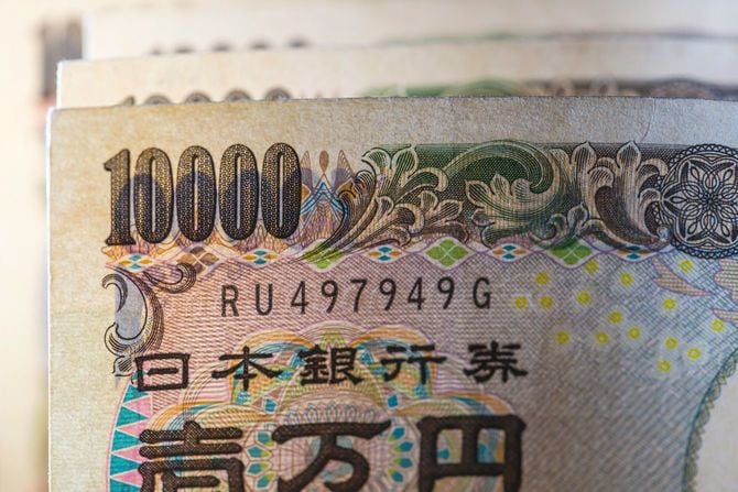 複数の1万円札
