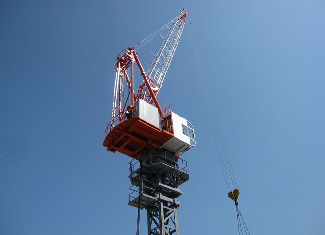 高層ビルの建築に欠かせない「タワークレーン」