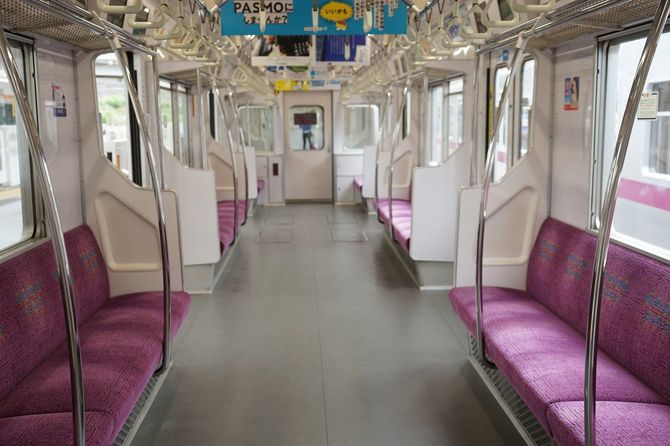 東急田園都市線の車内