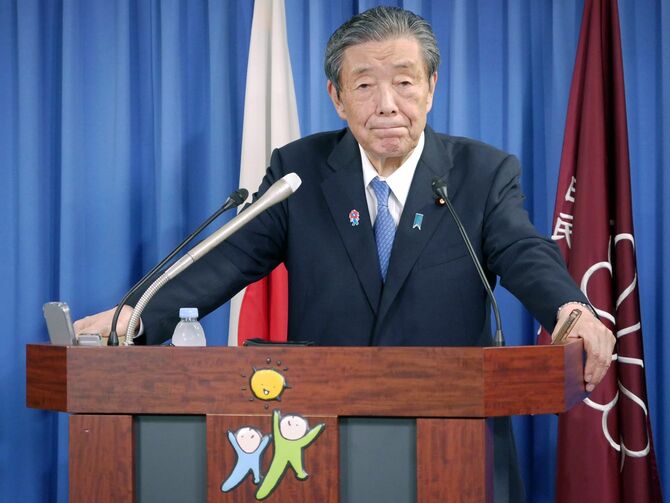 記者会見する自民党の森山裕幹事長=2025年6月11日、東京・永田町の同党本部