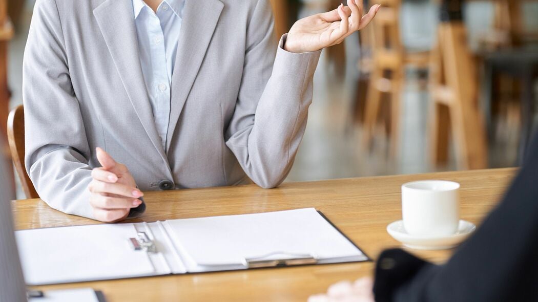 ｢ところで､なぜ当社に?｣は商談を好転させるが…ダメ営業がつい言いがちな｢商談を失敗させる余計な一言｣ 稼げる営業は決して墓穴を掘るような質問をしない