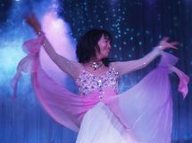 踊り子の裸体を見て号泣する女性がいる…存続危機のストリップ劇場に｢たった3日間で500万円｣が集まった意味