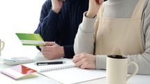 ｢お金が貯まらない人が真っ先に取り組む｣1億円貯まる人は手を出さない"節約項目"