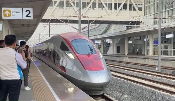 ジャカルタ―バンドン間を結ぶ高速鉄道「Whoosh」