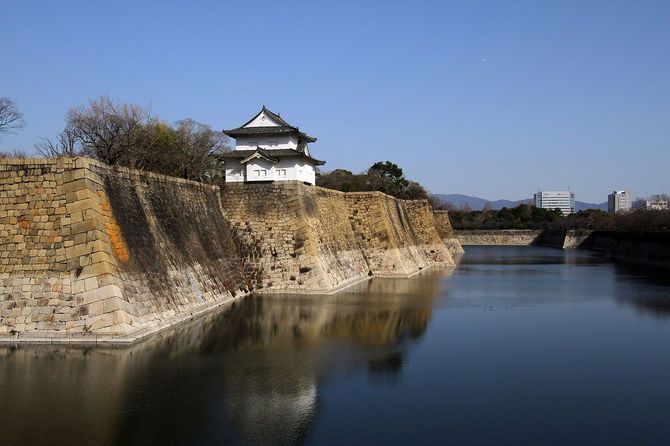 大阪城の六番櫓と南外堀(写真=Hyppolyte de Saint-Rambert/CC-BY-SA-4.0/Wikimedia Commons)