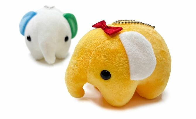 ファミリーマートカラーの「どむぞうくん」第2弾。奥に見えるのが第1弾