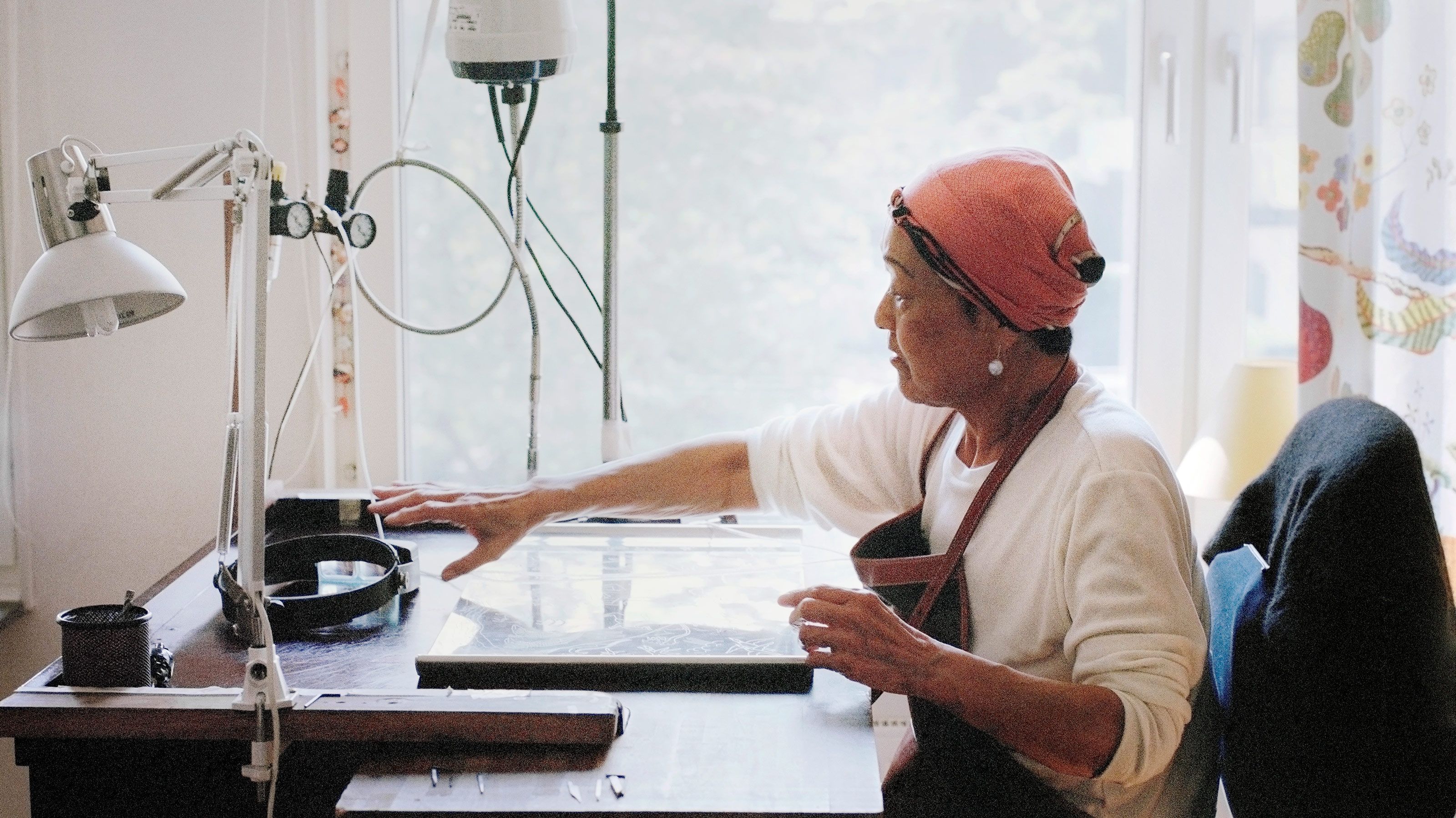 スウェーデン王室から直接電話がくる…｢テーブル1台850万円｣女性職人が