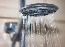 シャワーの回数を増やすと熱中症を防げる