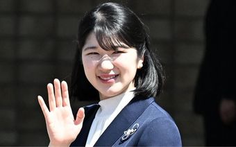 ブルー系ファッションでご活躍の愛子さま(24)雅子さまが仰った｢結婚できないかもしれない､とも…｣のお言葉の重み
