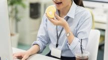 頭が疲れた時に甘い物を食べると老化を早めてしまう…ブドウ糖より健康的な｢脳のエネルギー源｣がある