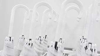 だから｢お金持ち｣はお金持ちになれた…資産家が1回だけ使ったビニール傘を手にカフェの店主に言ったひと言