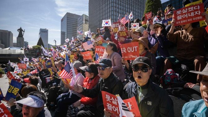 2019年10月9日、韓国の文在寅大統領下野を求める反政権集会(韓国・ソウル)
