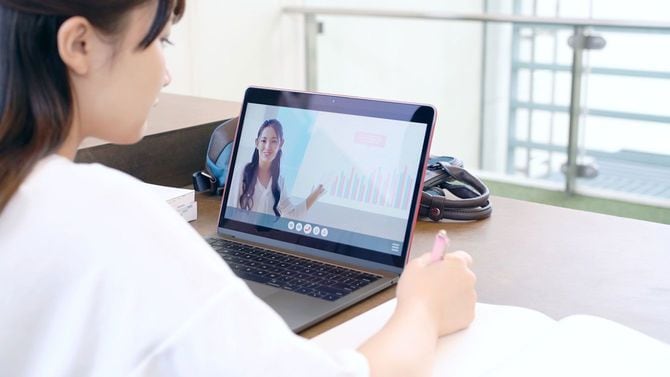 オンラインで学習をする人