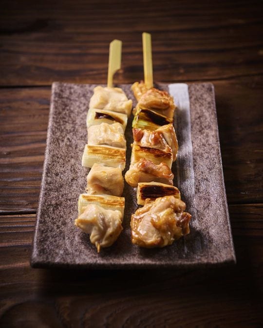 「清流若どり ももねぎま串＆むねねぎま串」605円